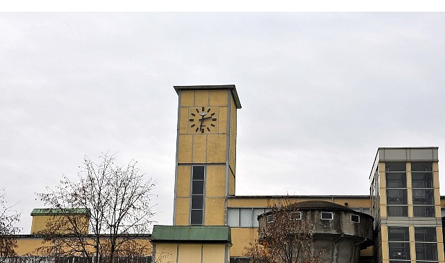 Kocaeli Büyükşehir Belediyesi, Tarihi Saat Kulesi ve Çevresindeki Yenilenmeyi Tamamladı
