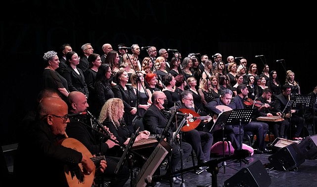 Kocaeli Büyükşehir Konservatuvarı Türk Sanat Müziği Korosu Yılın Son Konserinde İstanbul Melodilerini Yansıttı