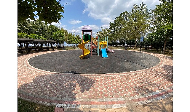 Kocaeli Park Bakımları: Oyun Alanlarında Güvenli ve Sağlıklı Zeminler