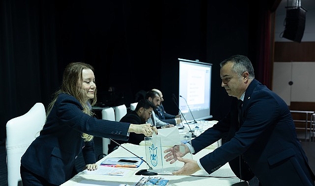 Konak Meclisi 2026’in İlk Oturumunda Adalet ve Esnaf Odaklı Vizyonunu Gösterdi
