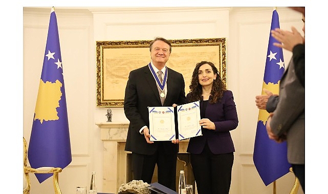 Kosova Cumhurbaşkanlığı Onur Nişanı: Hasan Arat’a Uluslararası Tanınan Bir Onur