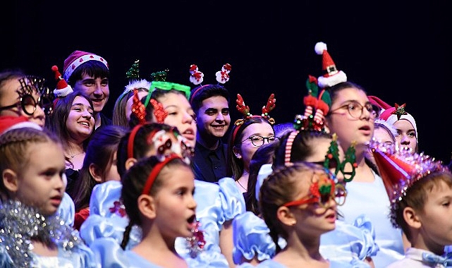 Lüleburgaz’da Yeni Yıl Konseri: Sevgi ve Çoksesli Çocuk ile Gençlik Korolarından Büyüleyici Performans