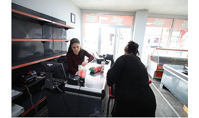 Menderes Belediyesi Sosyal Market: 2025’te 2.8 Milyon TL Destek ve 310 Vatandaş Yararlandı
