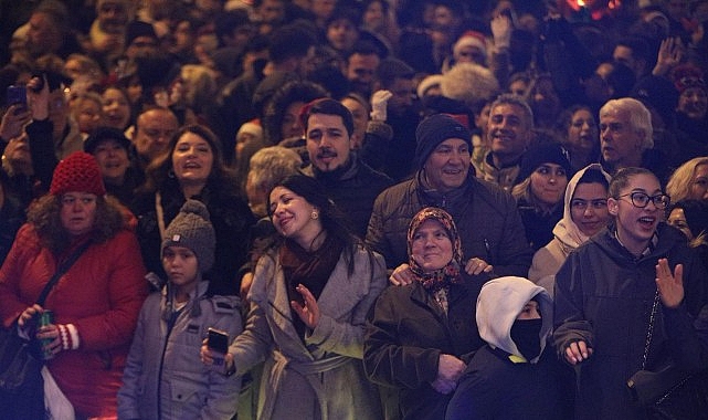 Mudanya’da 2026’a Yeni Yıl Coşkusu: Mütareke Meydanı ve Yeni Yıl Pazarı Birlikte Büyüledi