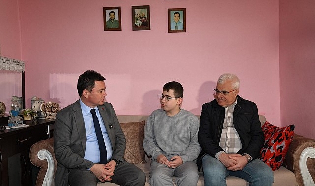 Osmangazi Belediye Başkanı Erkan Aydın’dan Özel Birey Yunus Emre’ye Doğum Günü Desteği