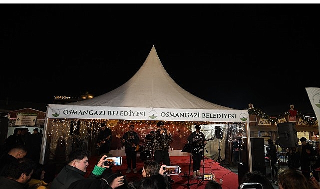 Osmangazi Belediyesi Yeni Yıl Festivali’nde Çizik Grubu Büyük İlgi Gördü