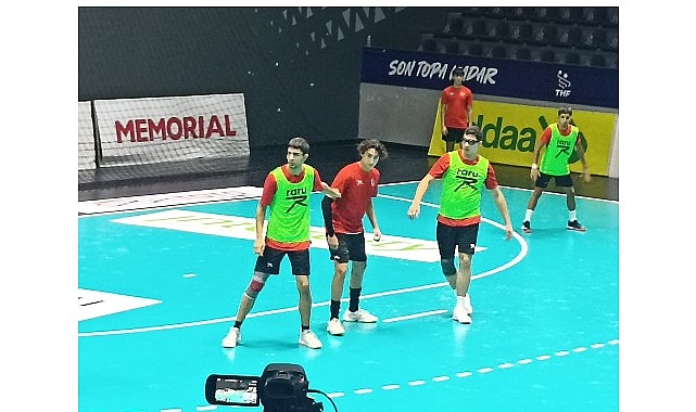 Salihli Belediyespor Hentbolcusu Hazar Serbest ve Hasan Yılancı Milli Takıma Davet Edildi