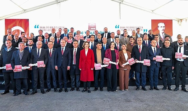 Seferihisar’a Yeni Çöp Kamyonu: TBB’nin Hibesiyle Temizlik Hizmetlerinde Bir Adım Daha