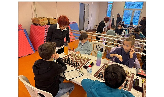 Seferihisar’da Yeni Yıl Satranç Şöleni: 45 Sporcu 5 Tur Boyunca Yeteneklerini Gösterdi