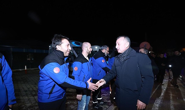 Yılın Son Saatlerinde Kahramanlarımız: Tahir Büyükakın’dan İtfaiye ve Sağlık Çalışanlarına Yeni Yıl Mesajı