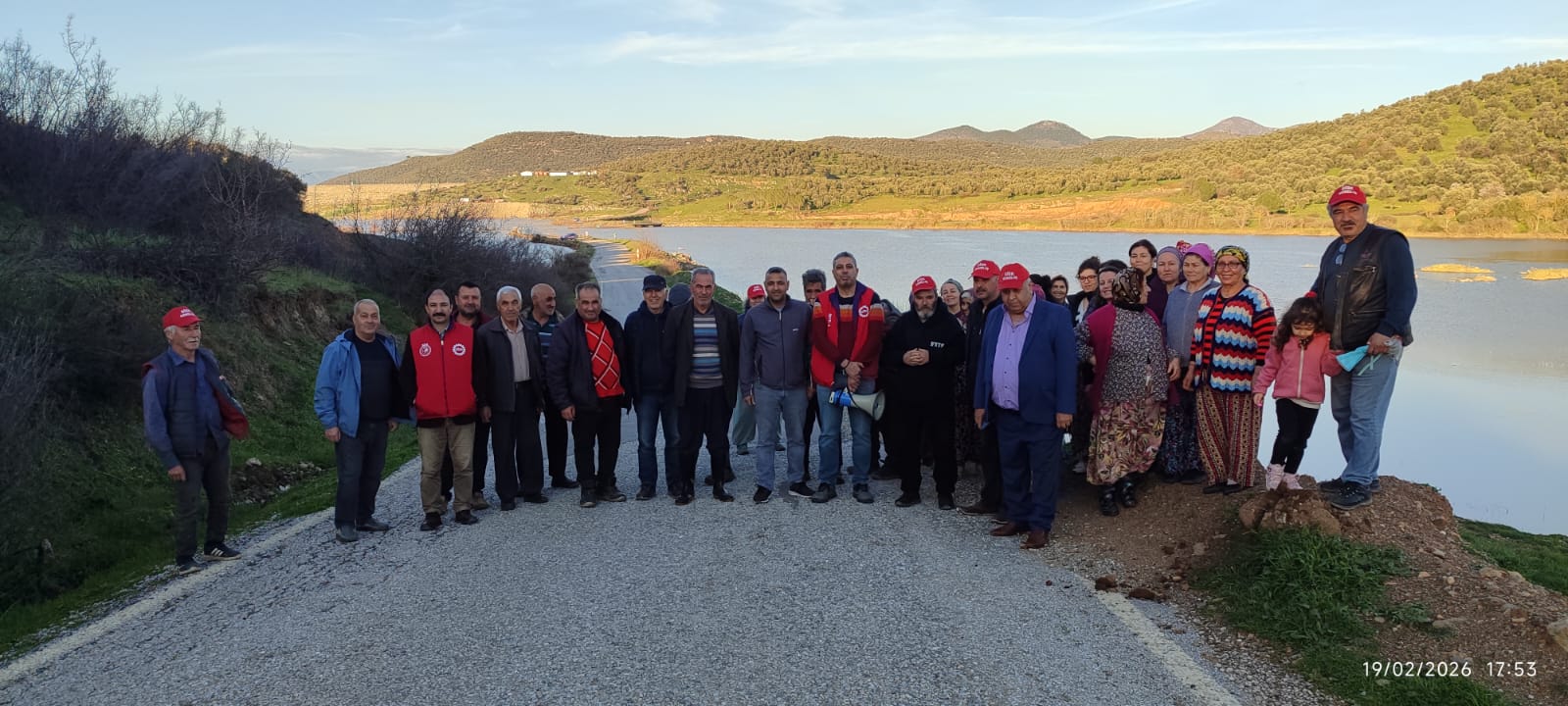 Burhaniye Tahtacı’da Ulaşım Alarmı: Alternatif Yol Tamamlanmadan Ana Giriş Kapatıldı