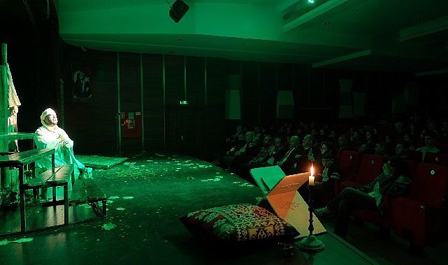 Aradığın Seni Arayandır: Şehir Tiyatroları, İnegöl’de Tiyatro Festivali’nde Sanatla Buluştu