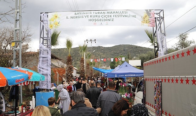 Bayındır Turan Mahallesi Nergis ve Kuru Çiçek Festivali: Hava Şartlarına Rağmen Coşku ve Dayanışma
