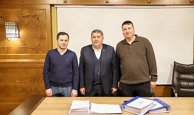 Bayındır’da Güneş Enerjisi Santrali İçin İhale Sonrası Sözleşme İmzalandı