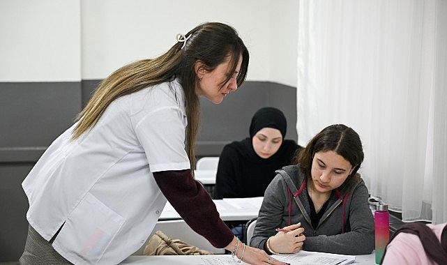 BELGEM Çalışmalarıyla Bornova’da Ücretsiz Eğitim Desteği ve Deneme Sınavları