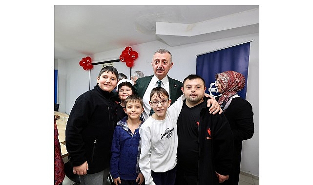 Bir Hane Üç Kuşak Buluşmasıyla Aileler Bir Arada: Anne Şehir Merkezi Manolya’da Coşkulu Karşılama