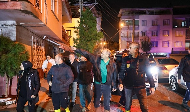 Buca’da Şiddetli Yağış Sonrası Sahada Koordineli Çalışmalarla Normalleşme İçin Gece Boyunca Eylem