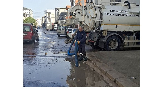 Çiğli’de Fırtına ve Sağanak Sonrası Ekipler Sahada Hızlı ve Koordine Çalışıyor