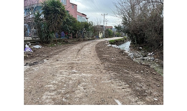 Dere Caddesi Çöken Yol Tamiriyle Trafiğe Açıldı: Kuzdere Mahallesi’nde Yağış Sonrası Onarım