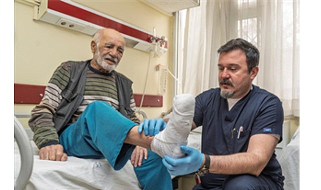 Diyabetik Ayak Enfeksiyonu Tedavisinde Başarı: 90 Günde Yeniden Yaşama Dönüş