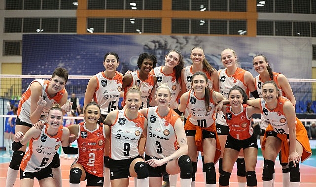 Eczacıbaşı Dynavit, Zeleznicar Lajkovac’a Karşı 3-0’lık Galibiyetle Yoluna Sağlam Devam Ediyor