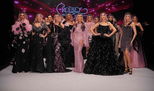 Gala Gecesinde Rojbey Koleksiyonu Türkiye Moda Sahnesinde Parladı: Peruklu Finalin Büyüsü