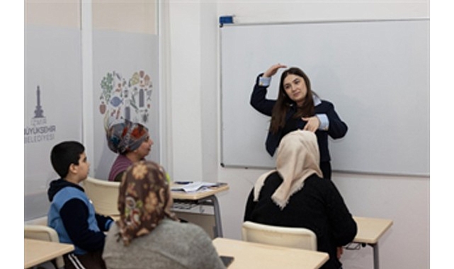 İzmir 95 Erken Çocukluk Programı: Ücretsiz Desteklerle Ailelere Yanında