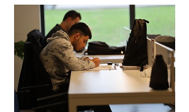 Kartepe Kent Kütüphanesi Yarıyıl Tatilinde de Öğrencileri ve Kitapseverleri Buluşturuyor