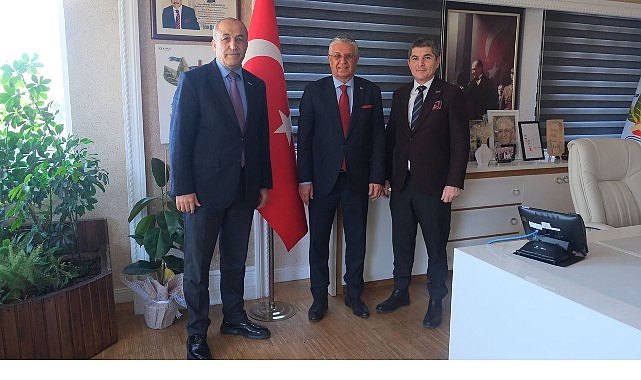 Kemer’e Umut Veren Ziyaret: KEMİAD Heyeti Belediye Başkanıyla Olağan Genel Kurul Davetinde Buluştu