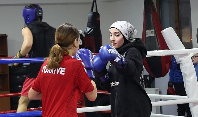 Kış Spor Okullarıyla Kartepeli Gençler Hem Bedensel Hem Sosyal Becerilerini Geliştiriyor