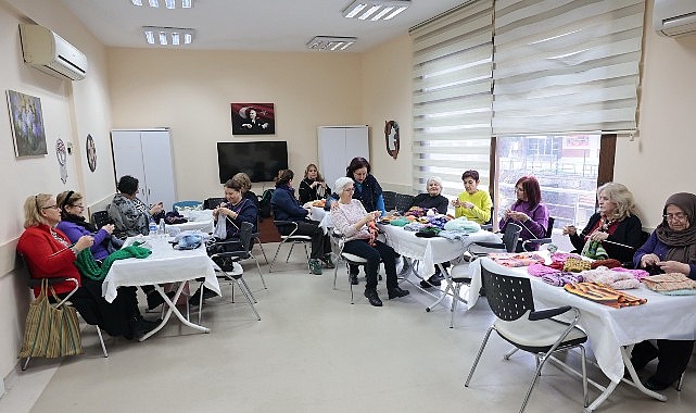 Konak Belediyesi Örgü Sınıfı: İyiliği Büyüten Çalışkan Eller ve Sıcacık Bağışlar