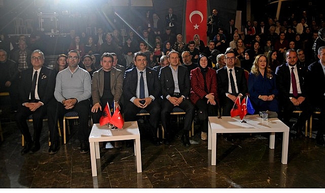 Kosova’nın 18. Bağımsızlık Yıldönümü Osmangazi Belediyesi ve İşbirlikçilerinin Göz Alıcı Kutlamasıyla Sahneye Taşındı