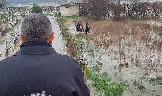 Manişa’da Sel Tahliyesi: Ekipler 1000’i Aşkın Personel ve Araçla Seferber Oldu