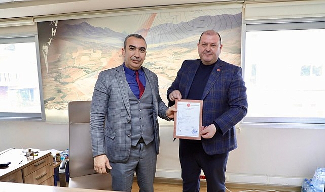 Menderes Belediyesi Ziraat Bankası’na Ait İş Yerinin Tapusunu Resmen Elde Etti