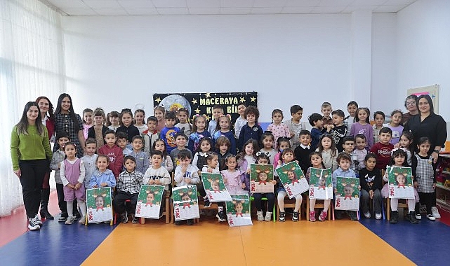 Mutlu Çocuklar: Karneler ve Aile Desteğiyle Konak’ta Karne Heyecanı