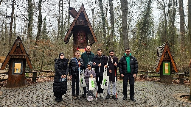 Orman Kütüphanesi’nde Görmeyen Çocuklar İçin Hikâyelerle Görme Etkinliği: Doğa ile İç İçe Bir Deneyim
