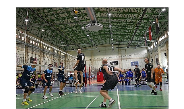 Osmangazi’nin 700. Yılına Özel Veteranlar Voleybol Turnuvası Başladı