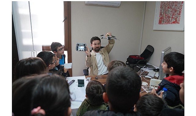 Seferihisar Belediye Başkanıyla Büyülü Bir Söyleşi: Çocuklar Gelecek İçin Kartları Ellerinde