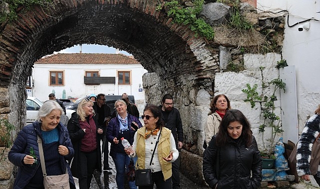 Seferihisar’da Rehberler İçin İon Rotası ve Kültürel Rotalar Eğitimi: 45 Kişilik Grubun Sahiplenmesi