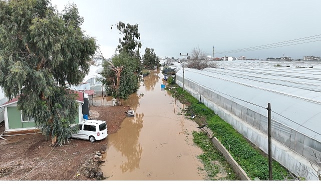 Sel Felaketi Sonrası Seralar ve Evlerde Hasar Tespit Çalışmaları Sürüyor