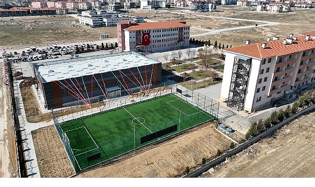Selçuklu Fen Lisesi Kapalı Spor Salonu ve Suni Çim Sahanın Resmi Açılışı: Gençliğin Spor ve Eğitimle Büyümesi