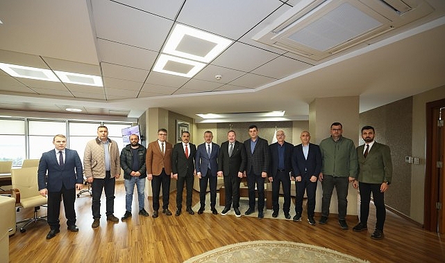 Tahmin edilemeyen ziyaretler: Büyükşehir Belediye Başkanı, STK’lardan genç sporculara kadar geniş bir yelpazeyi makamında konuk etti