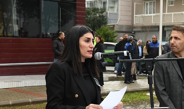 Uğur Mumcu Anmasına Duygusal İçerik ve Demokrasi Vurgusu: Şiirler, Türküler ve Karanfillerle Adaletin İzinde
