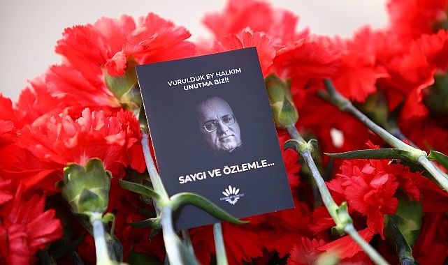 Uğur Mumcu’yu Anma Etkinlikleri: Parkta Anlamlı Duruş ve Anlamlı Anma