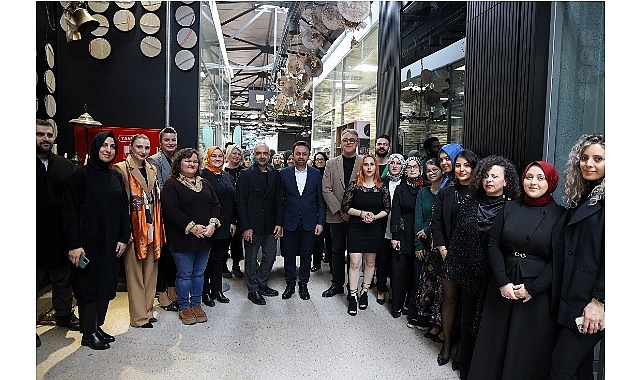Zaman, Sanat ve Yorum: Vitrin Tasarımında Genç Yetenekler Sahne Aldı