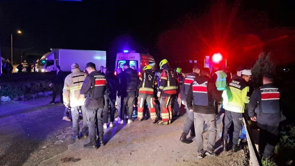 Balıkesir’de Otomobil Şarampole Uçtu: 2 Ölü