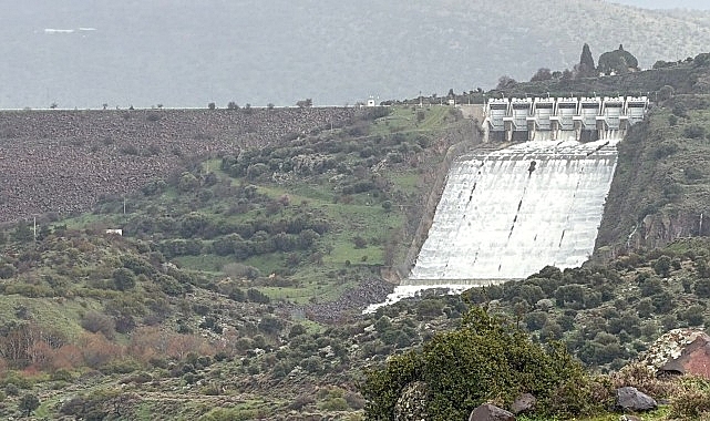 Aliağa Güzelhisar Barajı Yükselen Dolulukla Kapakları Kontrollü Salım İçin Açtı