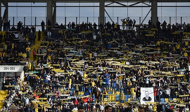 Ankara Keçiörengücü ve Ankaragücü’ne Başkan Özarslan’dan Tribünden Saha Desteği