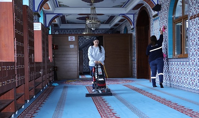 Bayraklı’da Ramazan Hazırlıkları ve Gönül Sofraları: Dayanışma ve Gelenekler Yeni Nesil İçin Canlanıyor