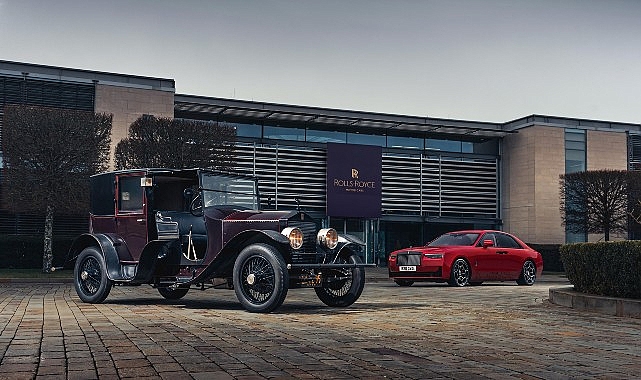 Black Badge: Roll-Royce’un Kara Iznin Sanatı ve Alter Ego’nun Yükselişi